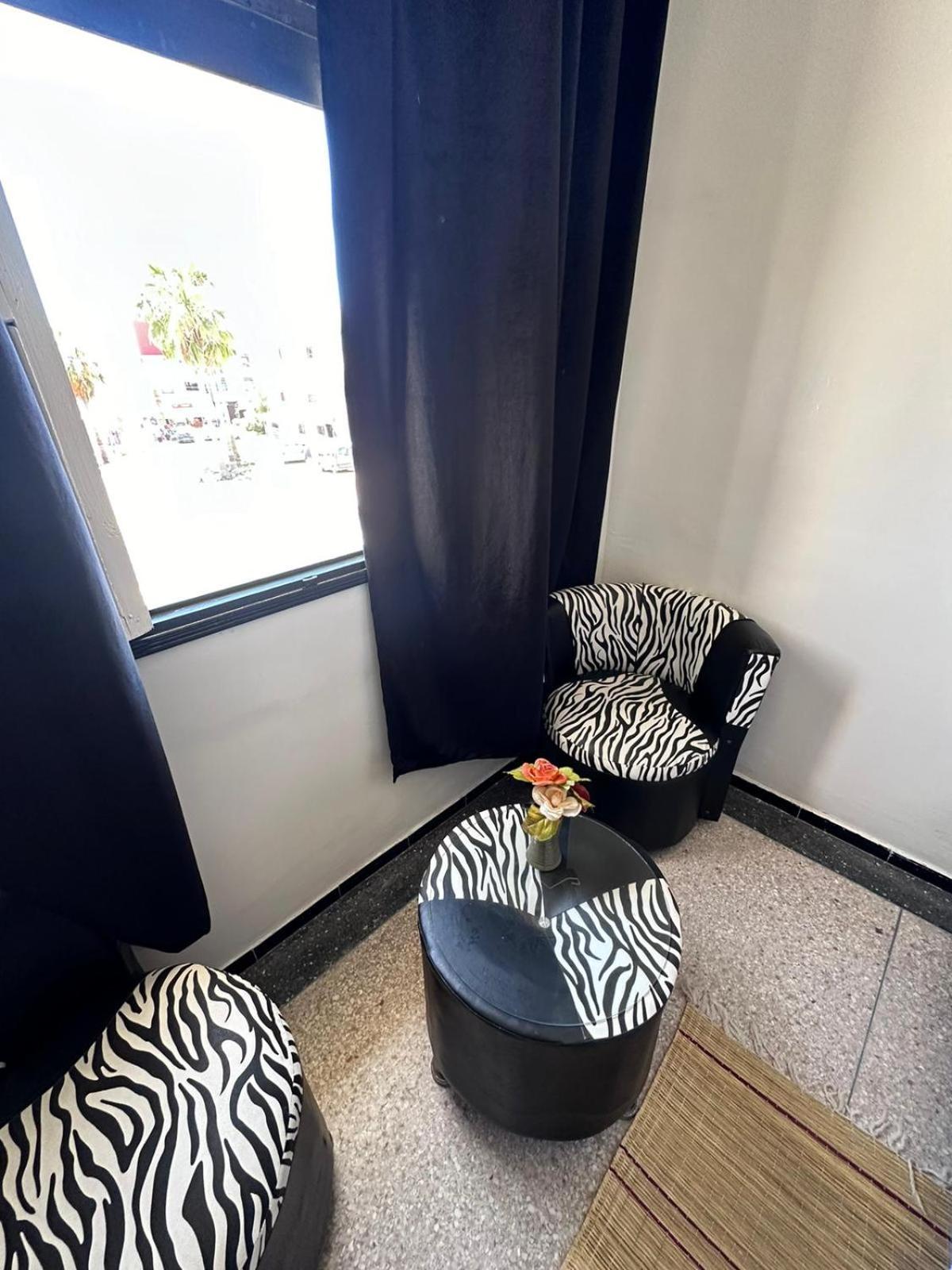 Anza Haven Surf House Bed and Breakfast Agadir Buitenkant foto